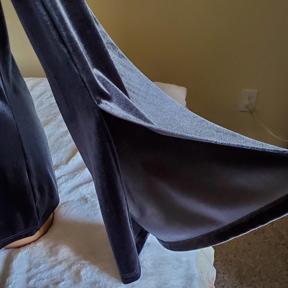 Lola and Sophie New York Black Velvet Long Split Sleeve Top - Picture 2 of 4